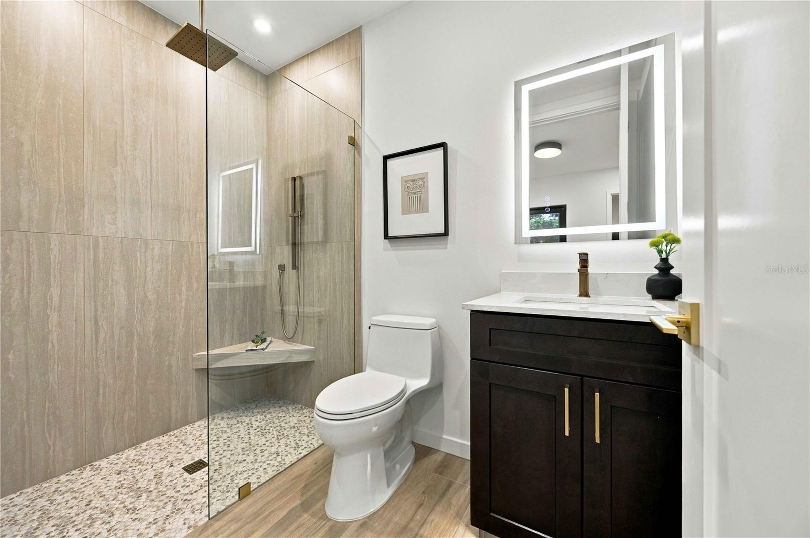 2258 Arlington St Property Photo 20