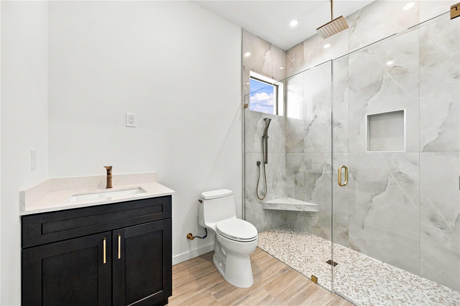 2258 Arlington St Property Photo 40