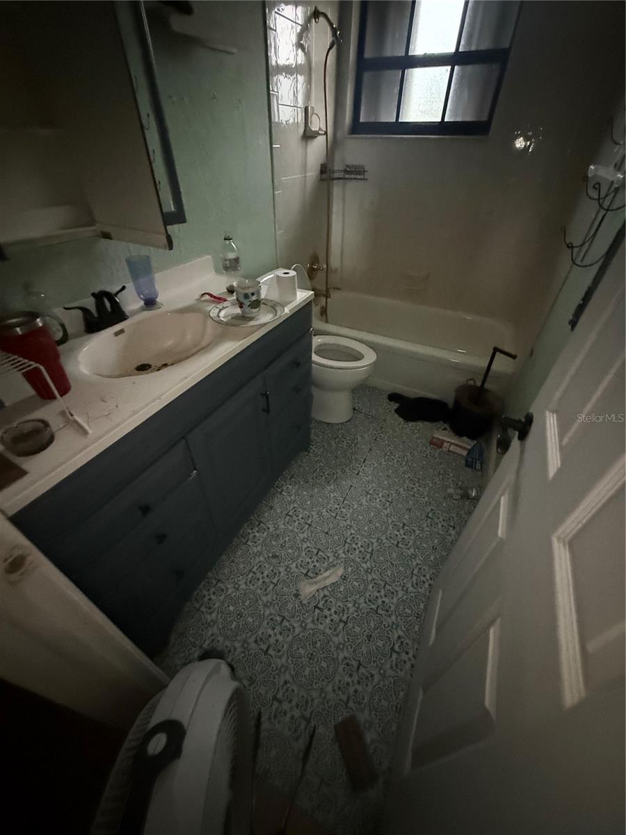 23014 Mcnulty Ave Property Photo 13