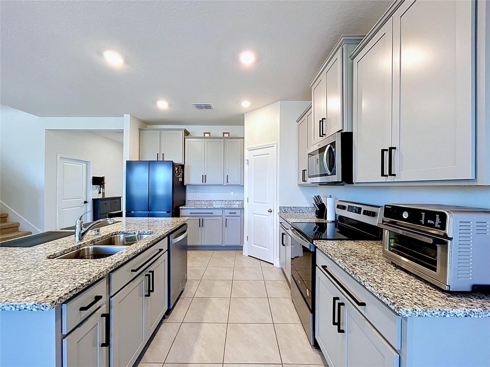 4020 Lively Coral Pl Property Photo 9