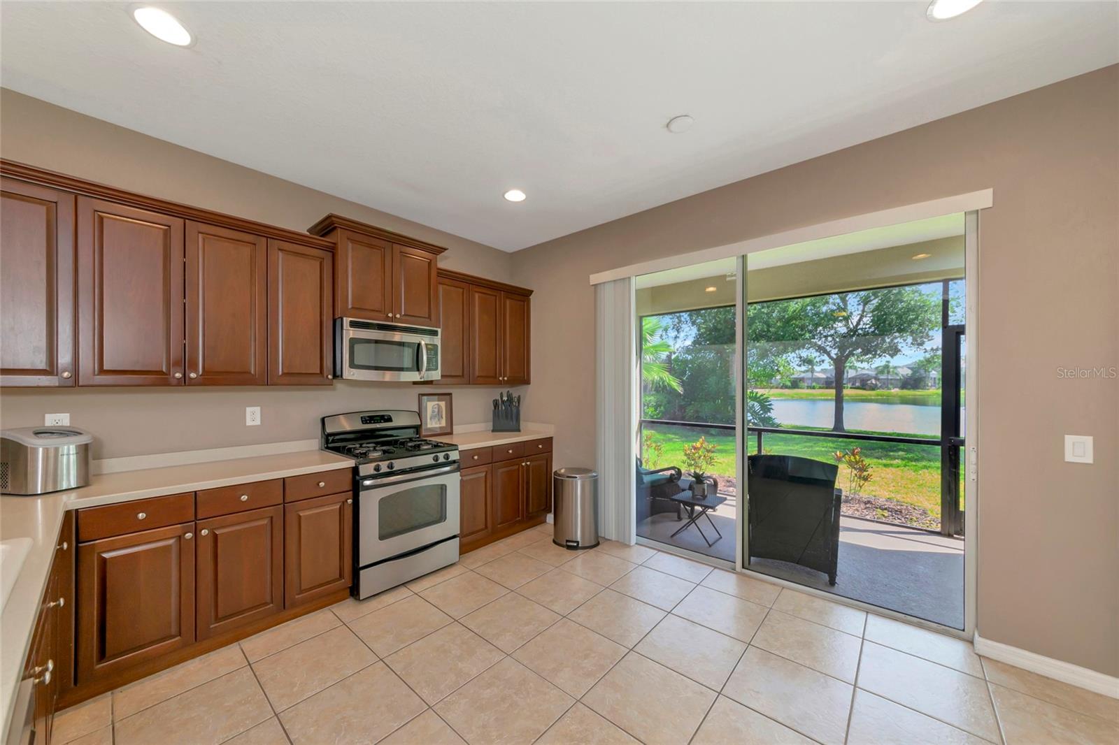 4930 Newport News Cir Property Photo 8