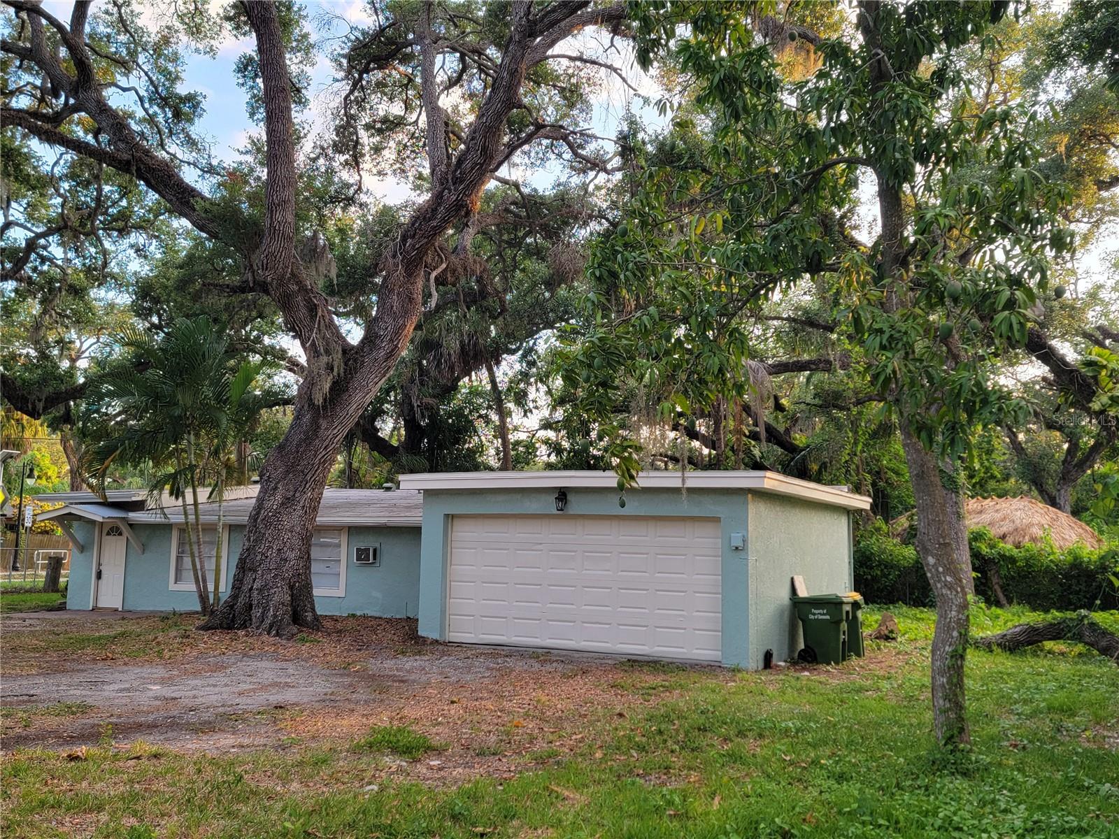 1375 Myrtle St Property Photo 4