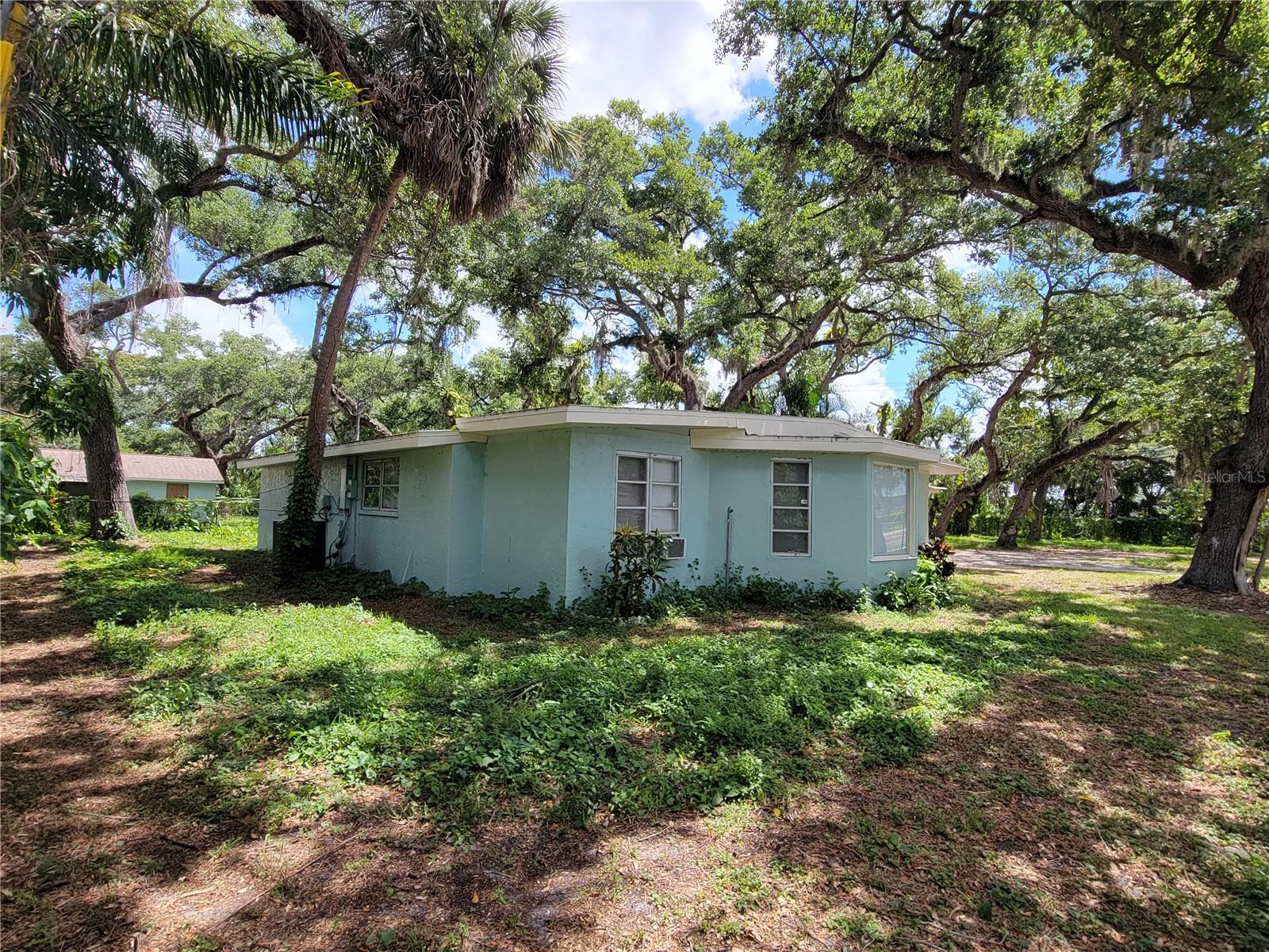 1375 Myrtle St Property Photo 7
