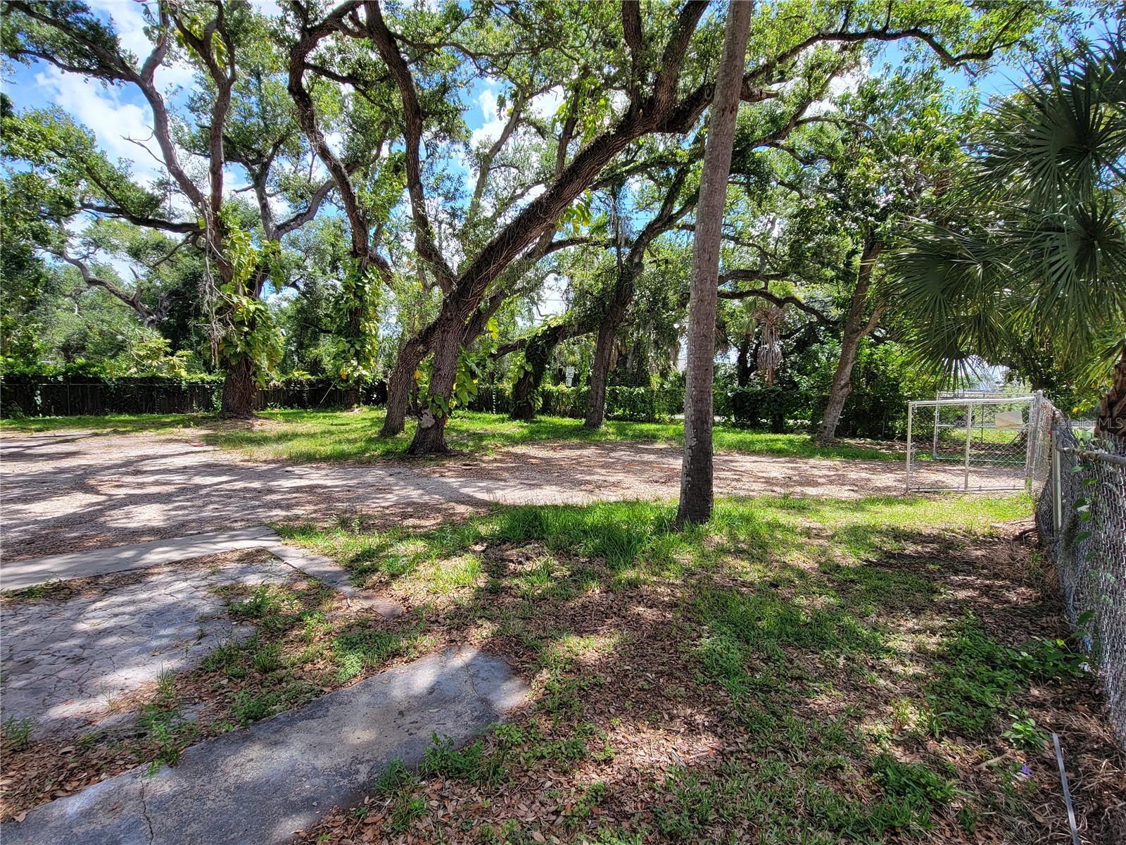 1375 Myrtle St Property Photo 9