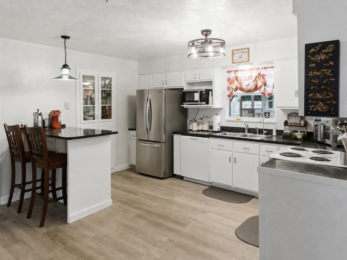 334 7th Way Property Photo 12