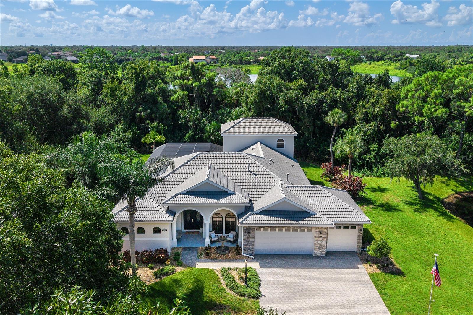 6410 Butlers Crest Dr Property Photo 4