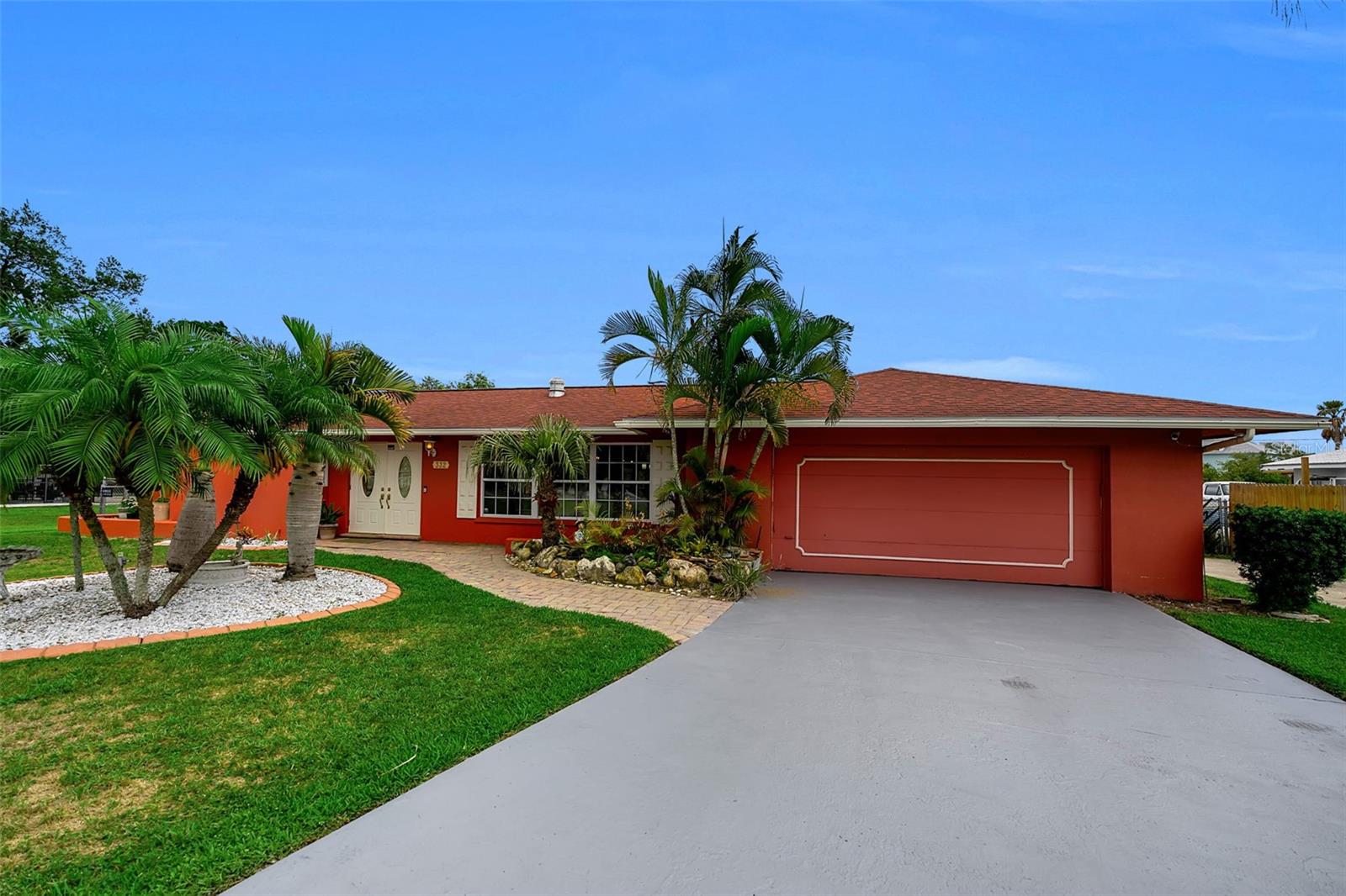 332 SHORE DR