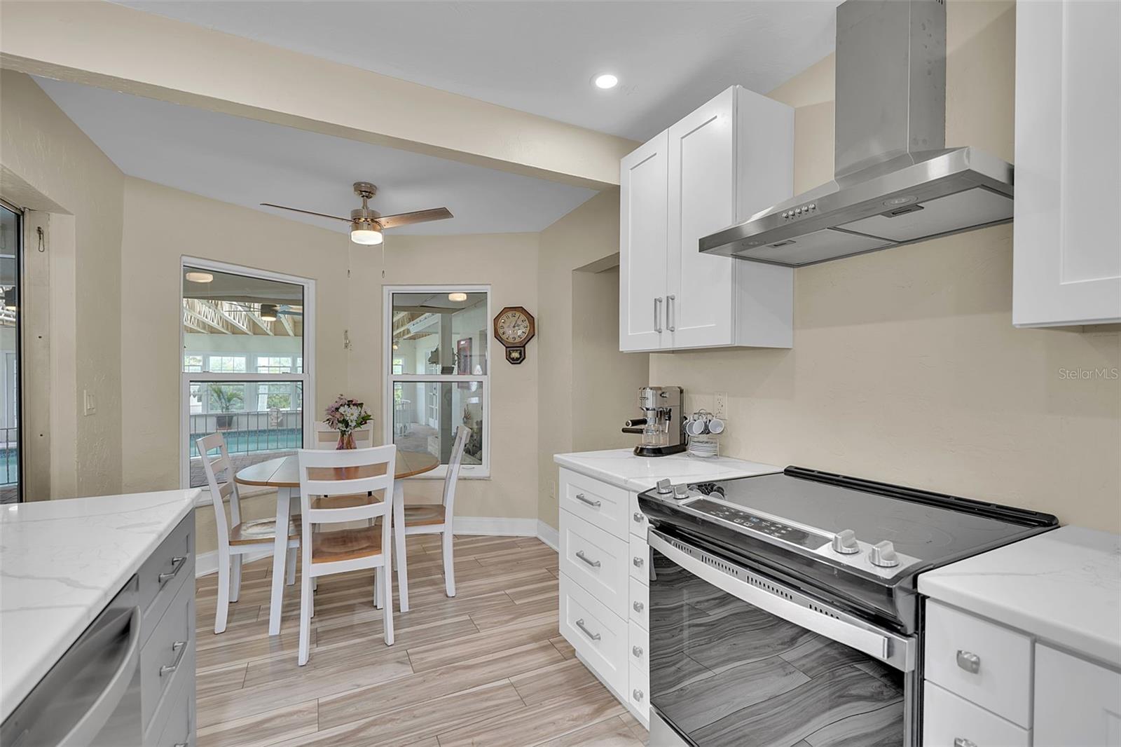 332 Shore Dr Property Photo 19