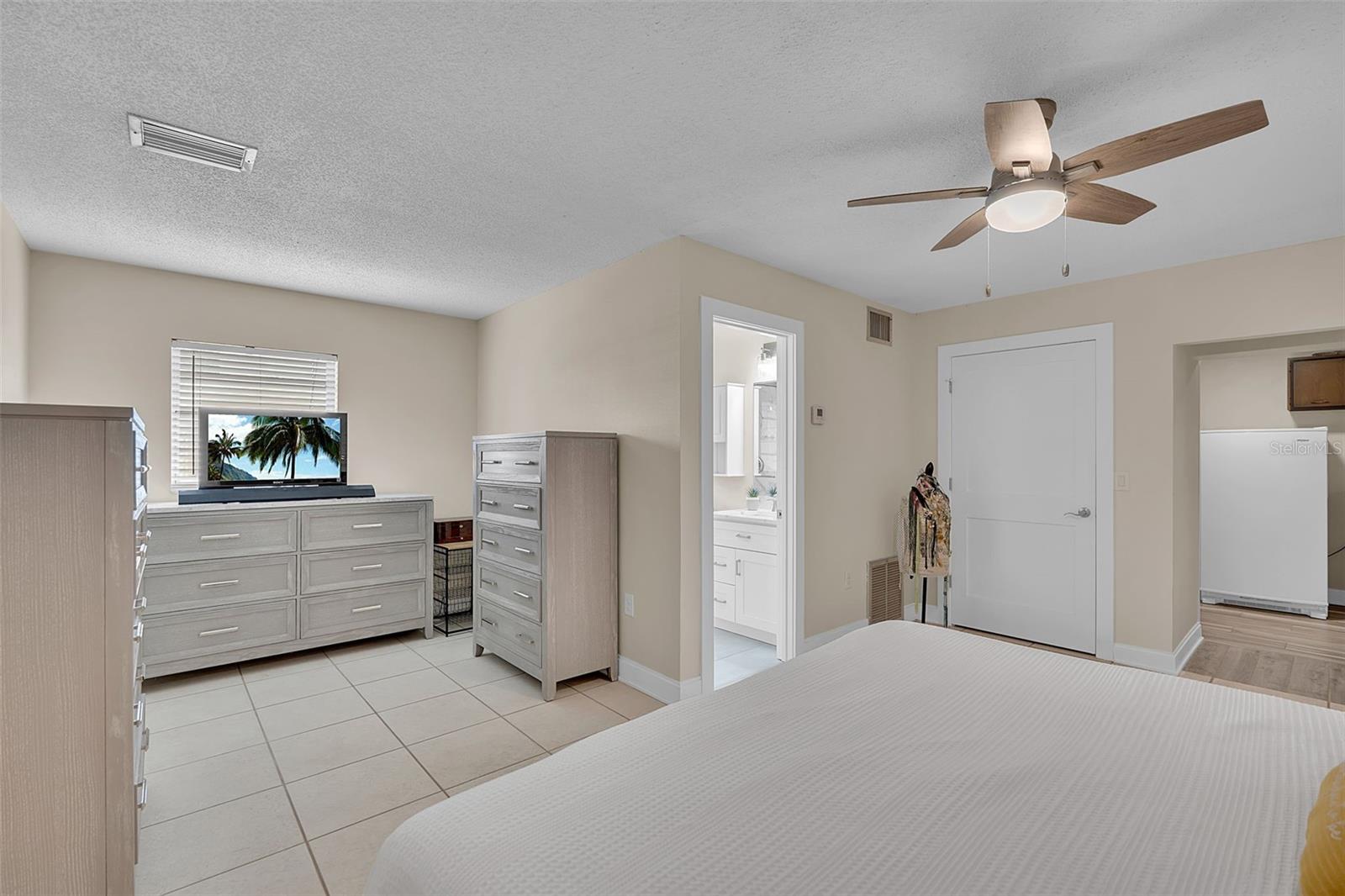332 Shore Dr Property Photo 32