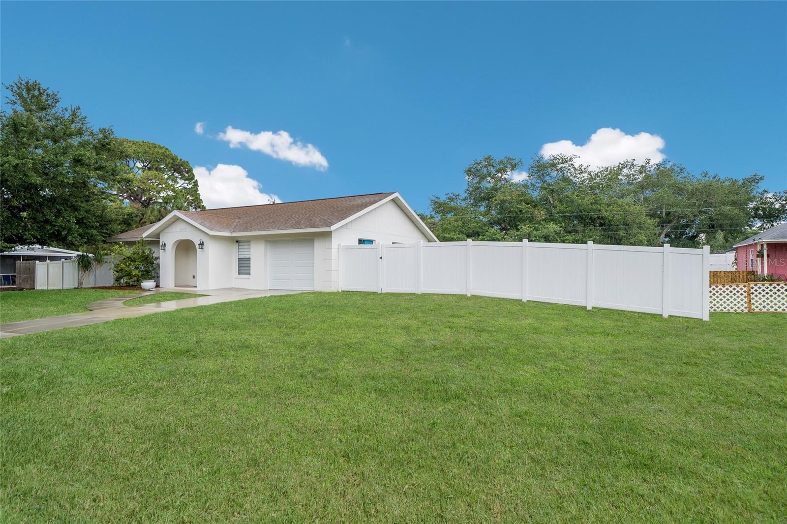 643 Mobile Rd Property Photo 3