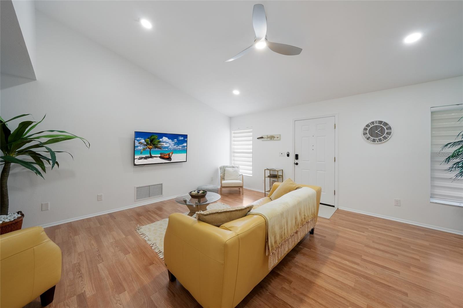 643 Mobile Rd Property Photo 5