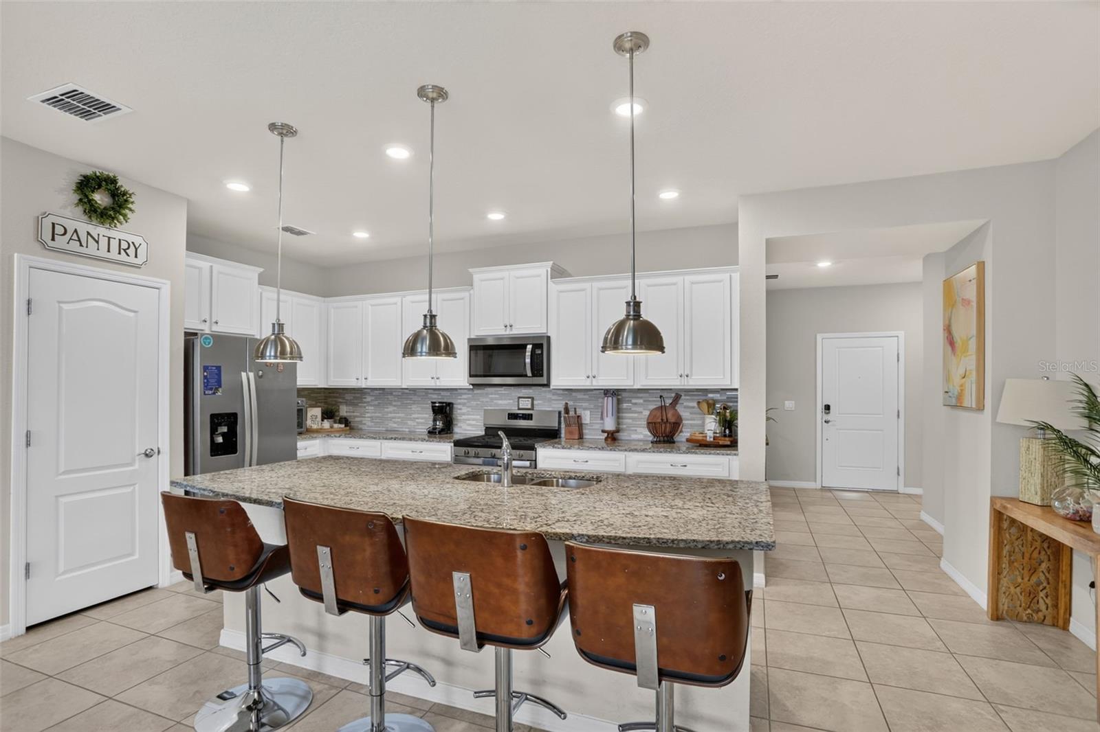 7573 Oak Spring Ln Property Photo 10