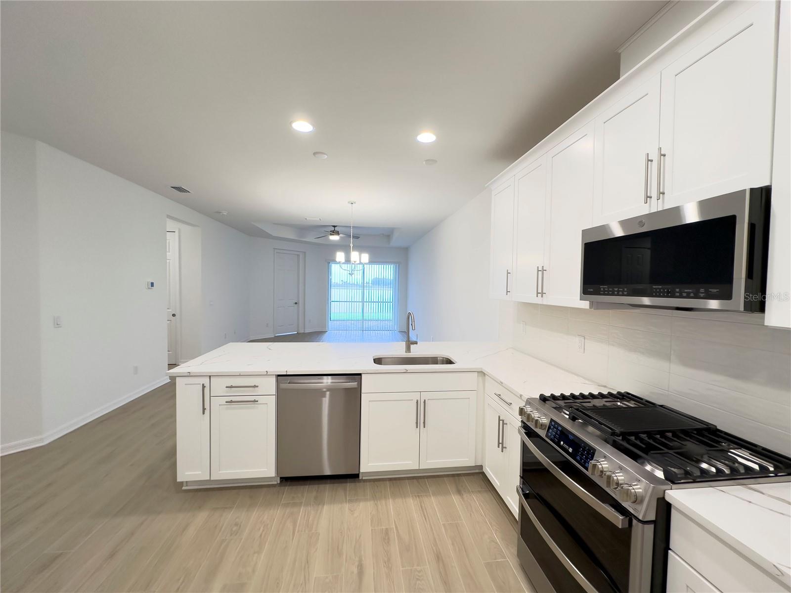 17929 Cherished Loop Property Photo 4
