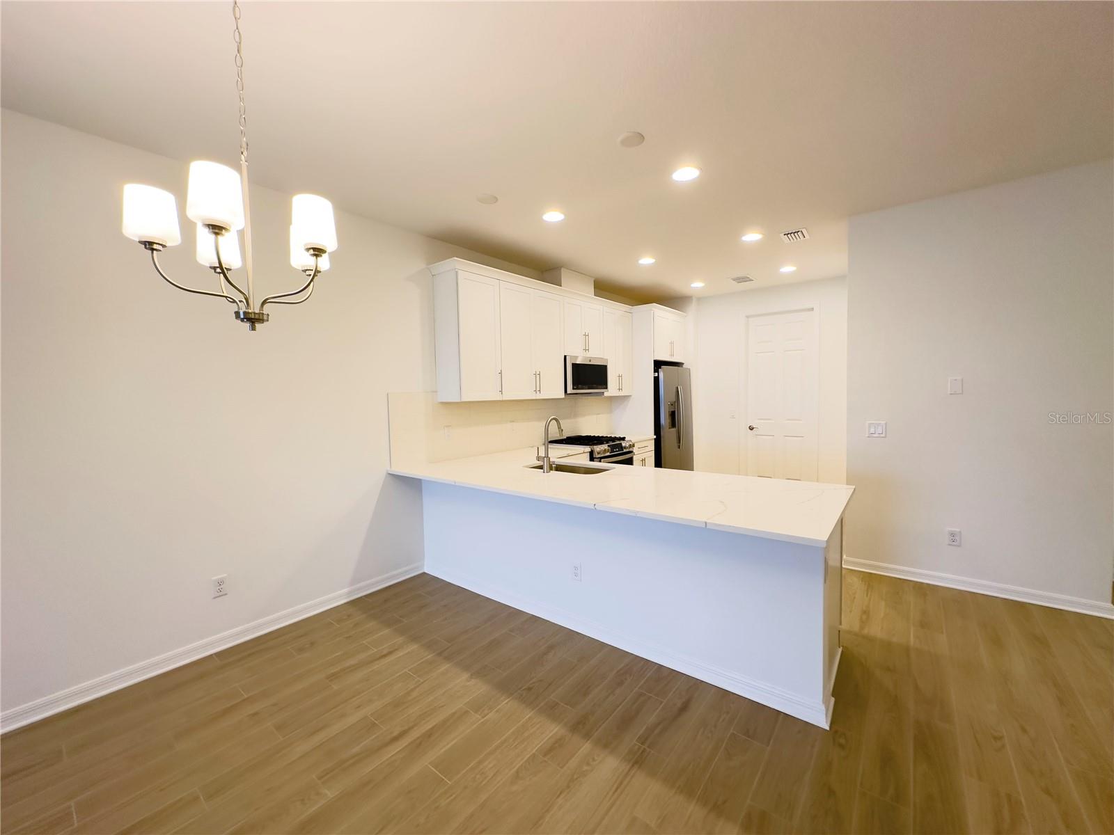17929 Cherished Loop Property Photo 8