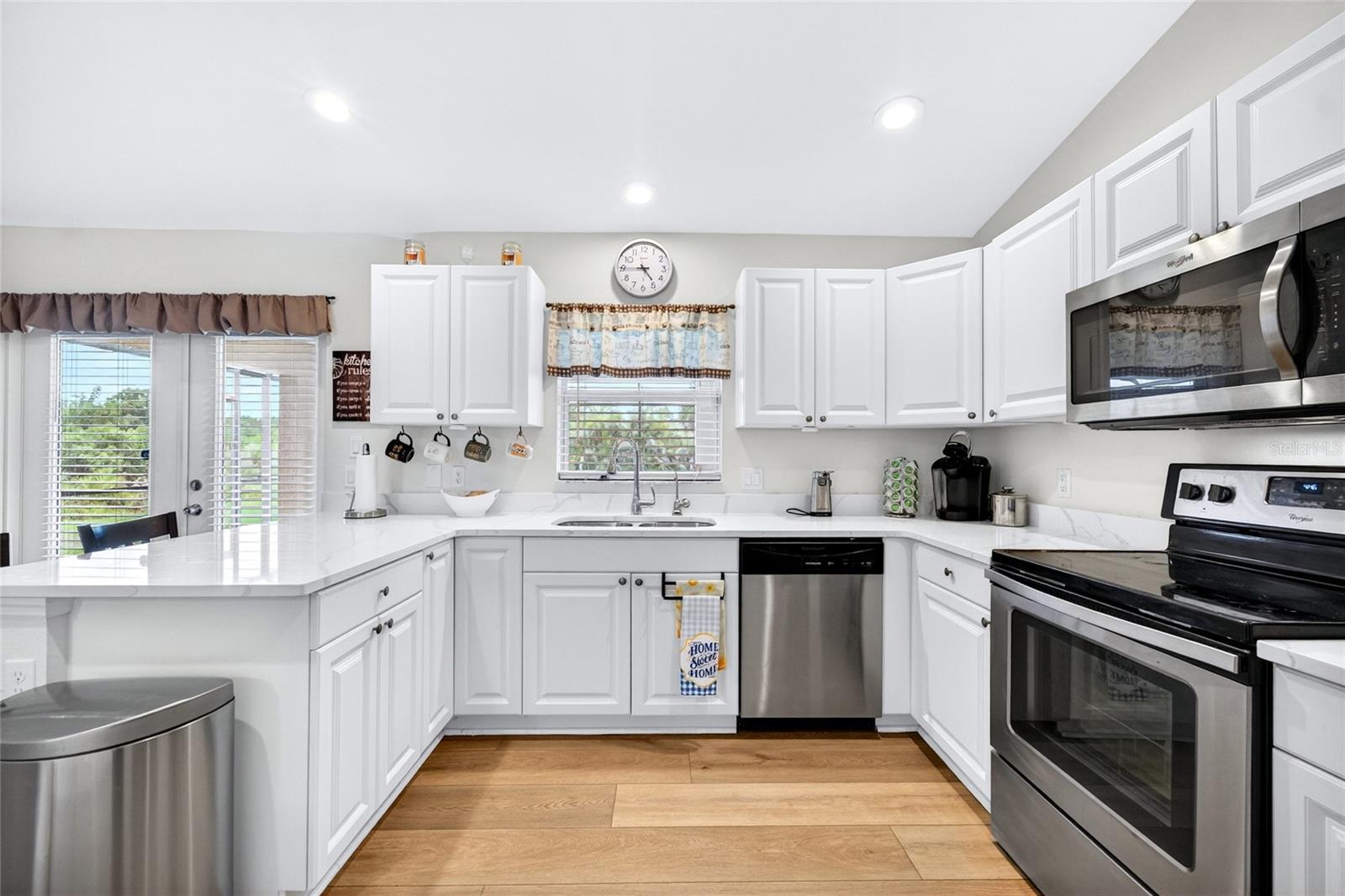 12176 Appleberg Cir Property Photo 6