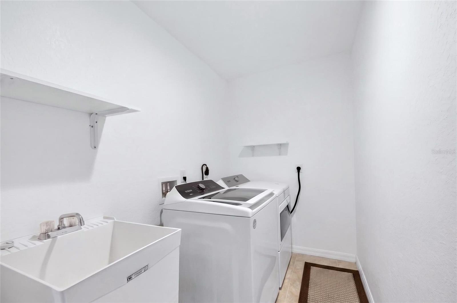 12176 Appleberg Cir Property Photo 26