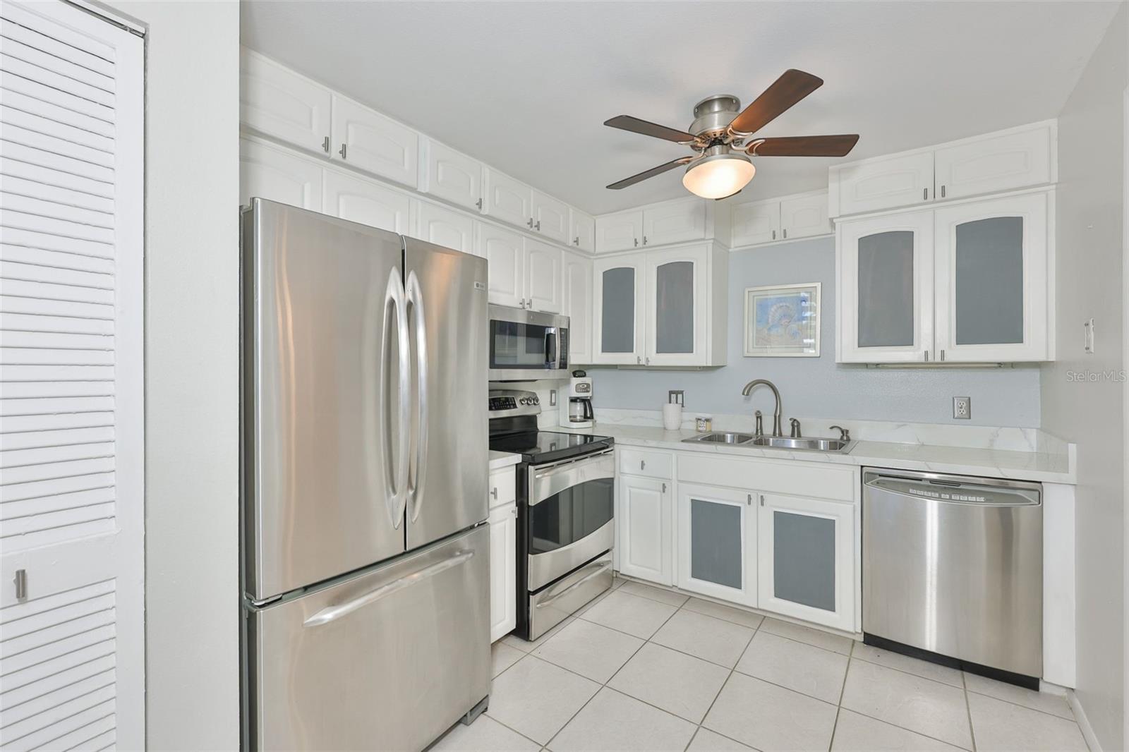647 Woodlawn Dr #647 Property Photo 6