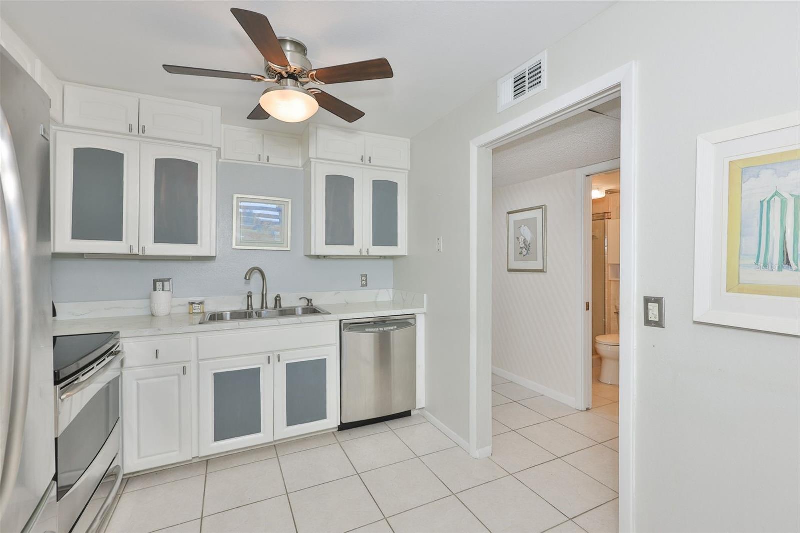 647 Woodlawn Dr #647 Property Photo 7