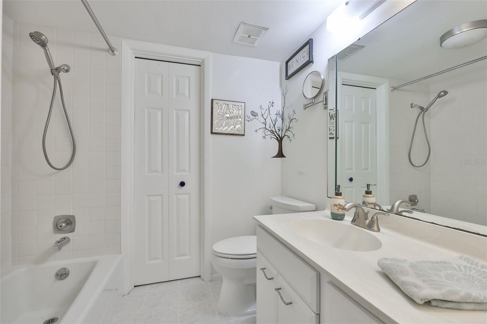 647 Woodlawn Dr #647 Property Photo 17
