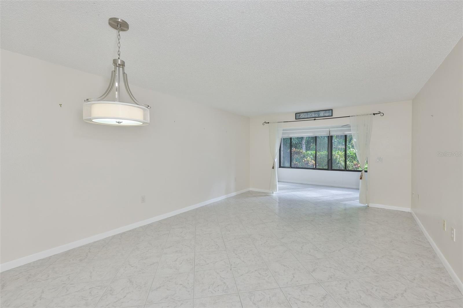 647 Woodlawn Dr #647 Property Photo 18