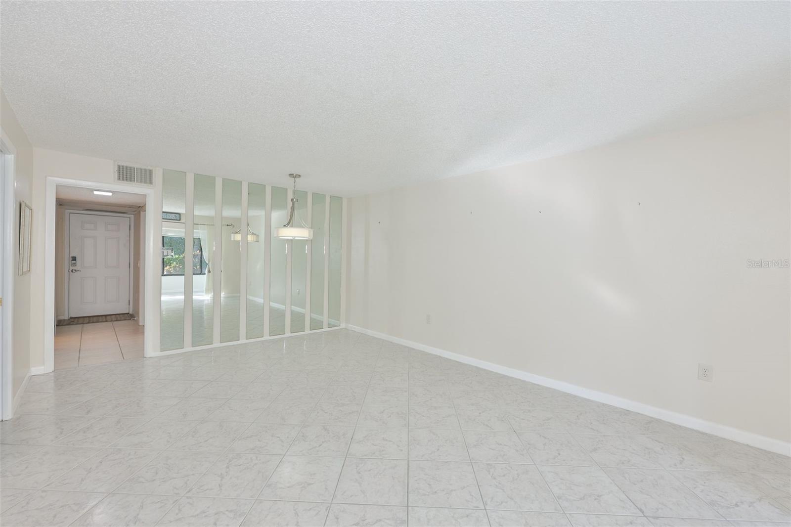 647 Woodlawn Dr #647 Property Photo 23