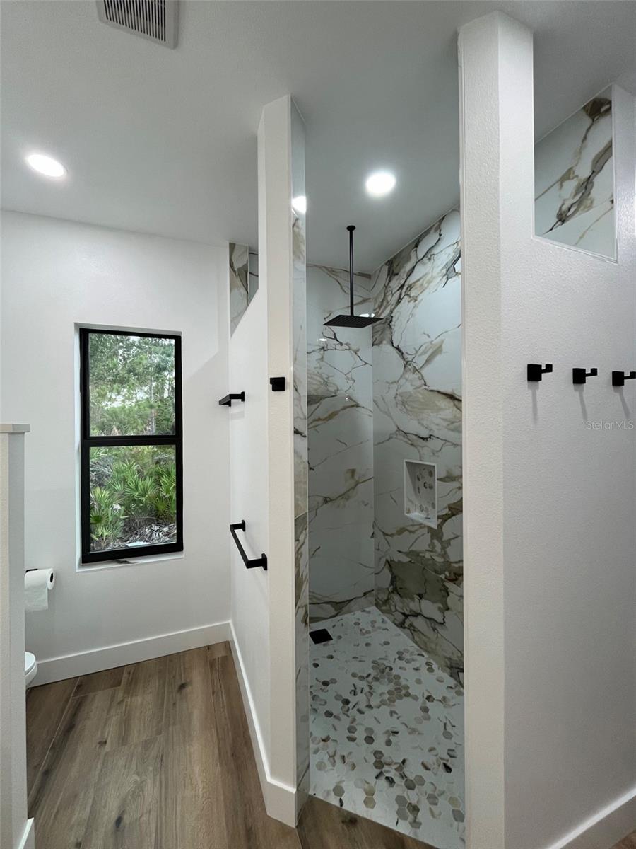 32 Saluda Ter Property Photo 8