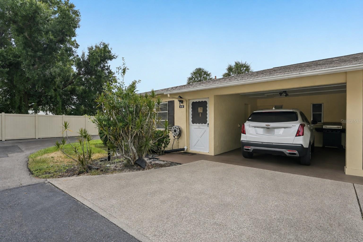 390 301 Blvd W #4d Property Photo 1