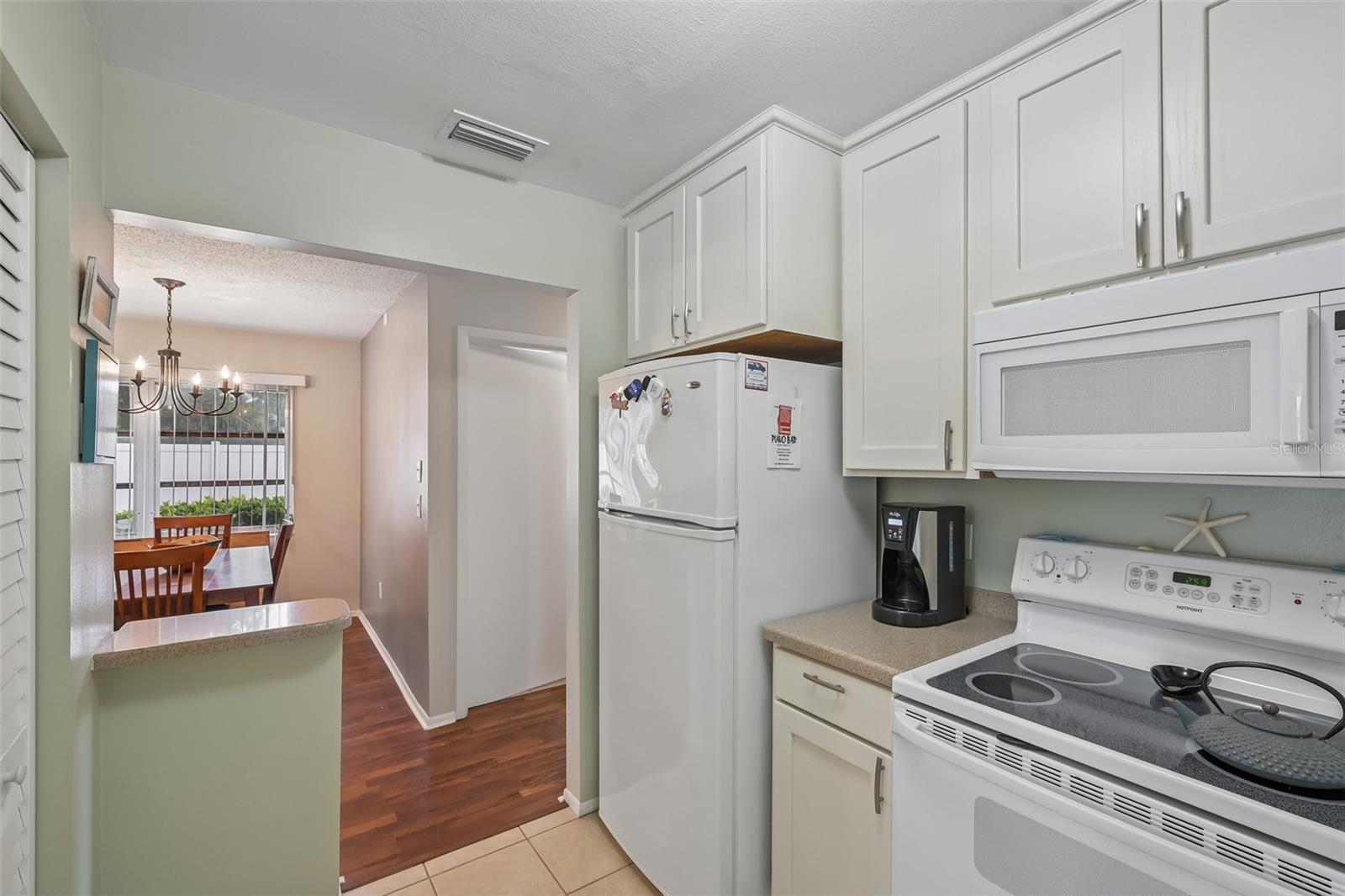 390 301 Blvd W #4d Property Photo 10