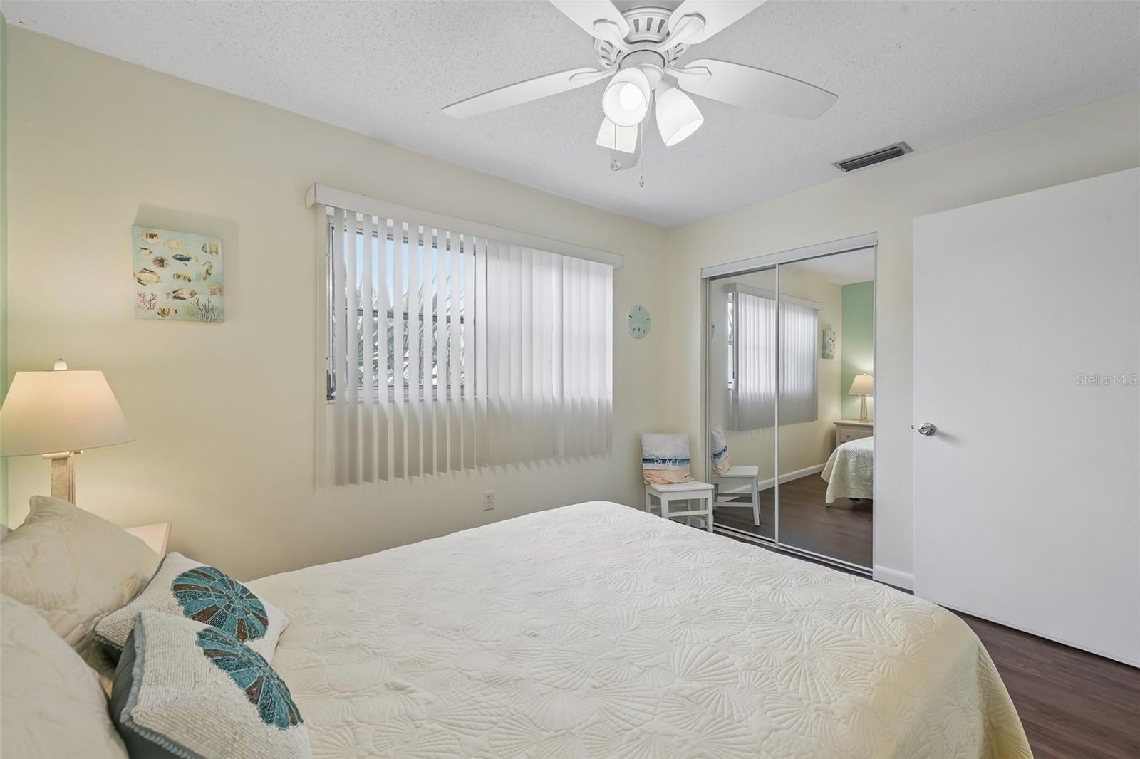 390 301 Blvd W #4d Property Photo 16
