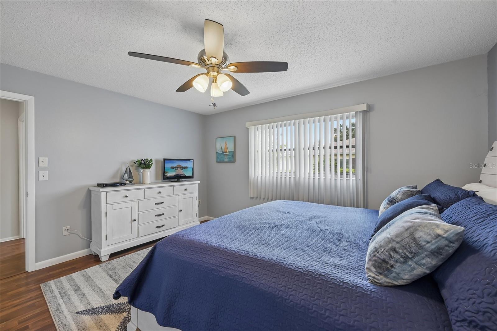 390 301 Blvd W #4d Property Photo 18