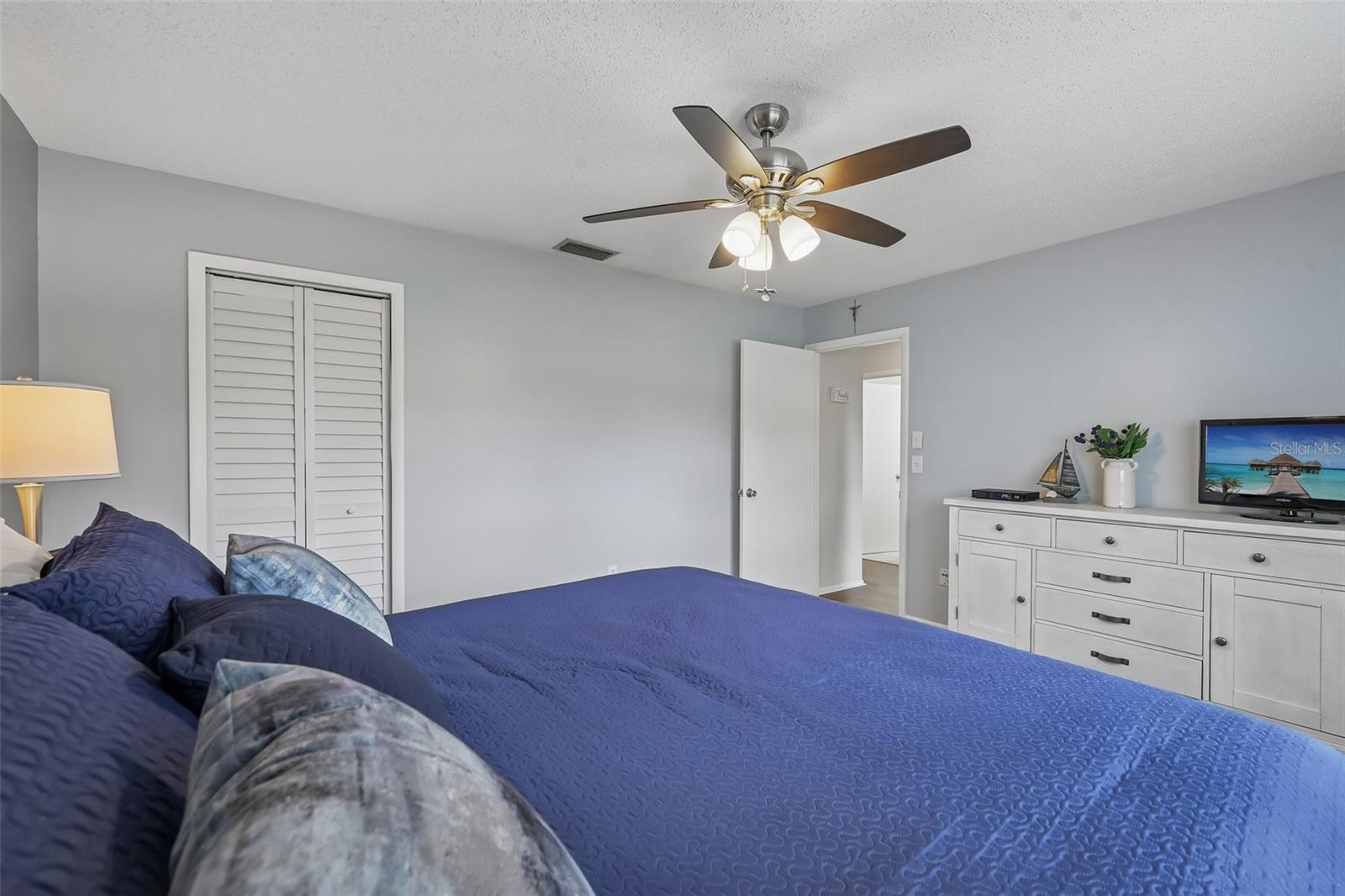 390 301 Blvd W #4d Property Photo 20