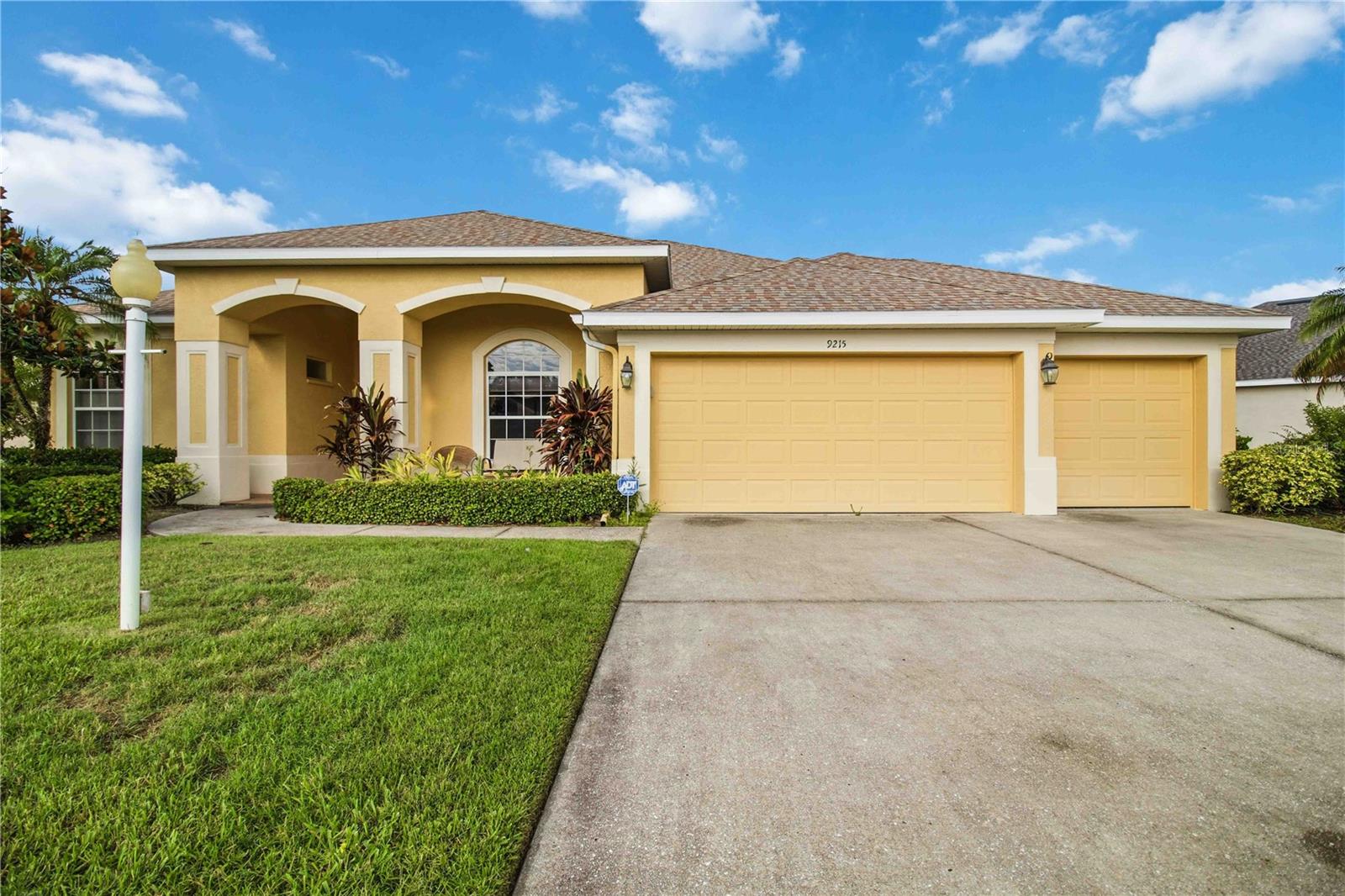 9215 63rd Ct E Property Photo 1