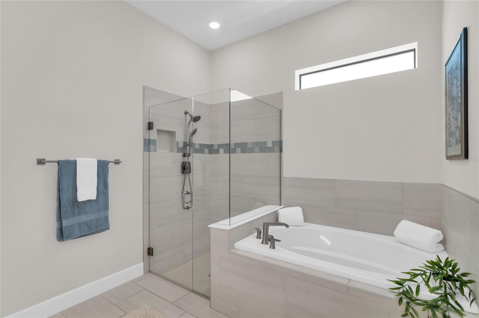 16438 Slate Pl Property Photo 32
