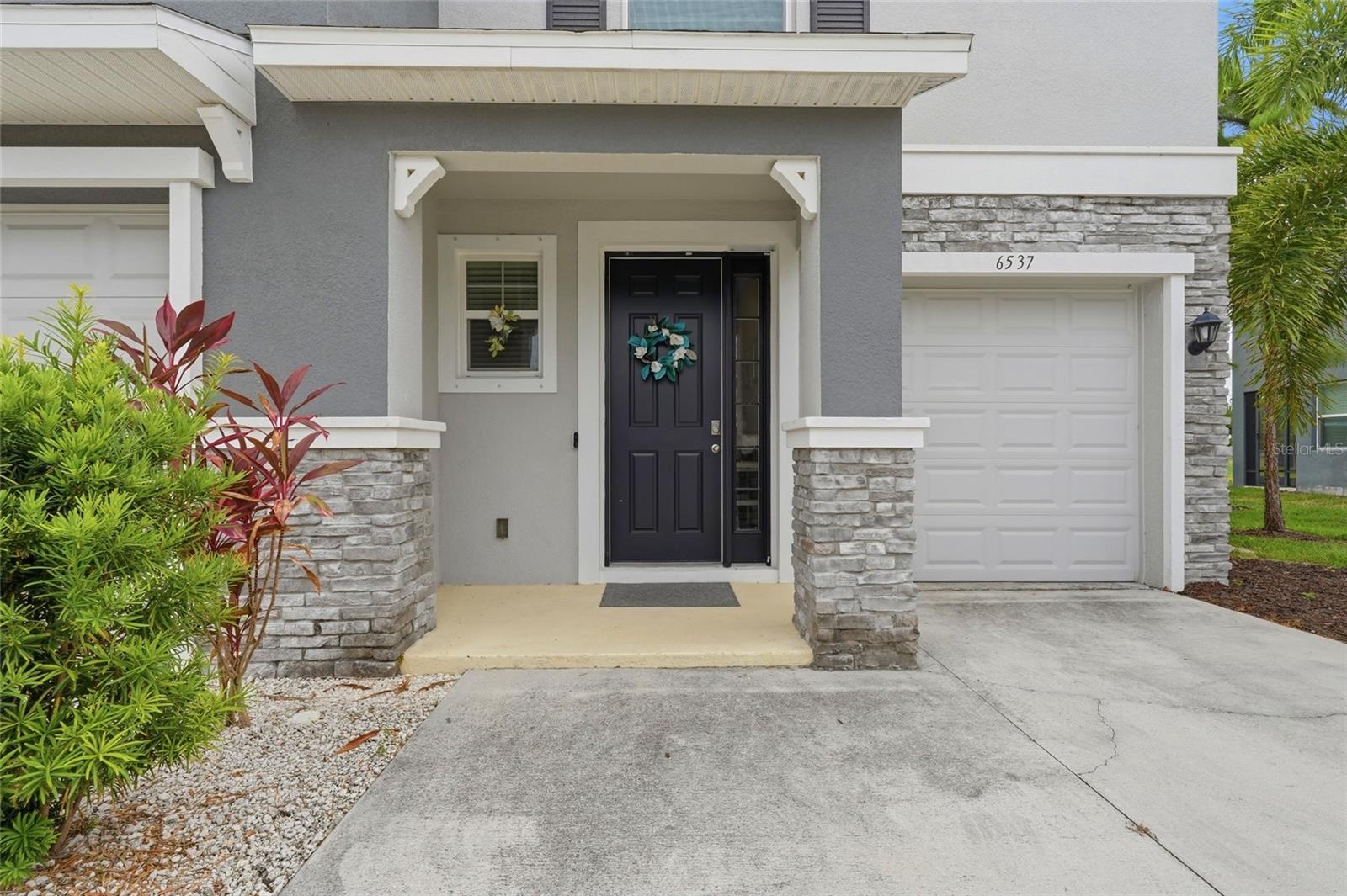 6537 Serenity Fall Ln Property Photo 3