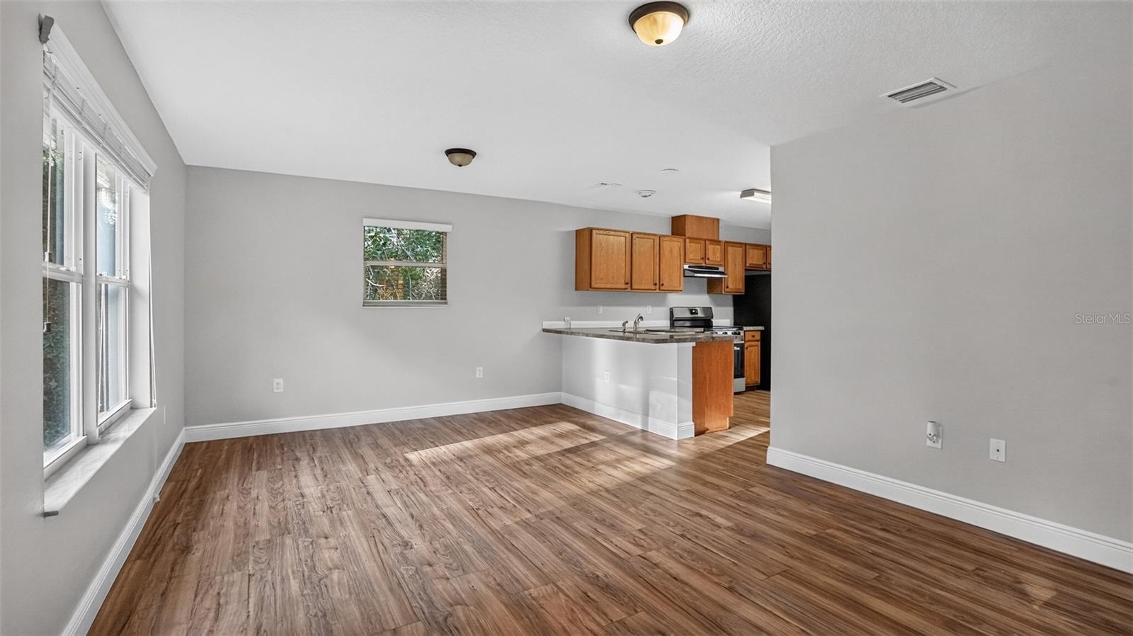 788 N Charles Ave Property Photo 3