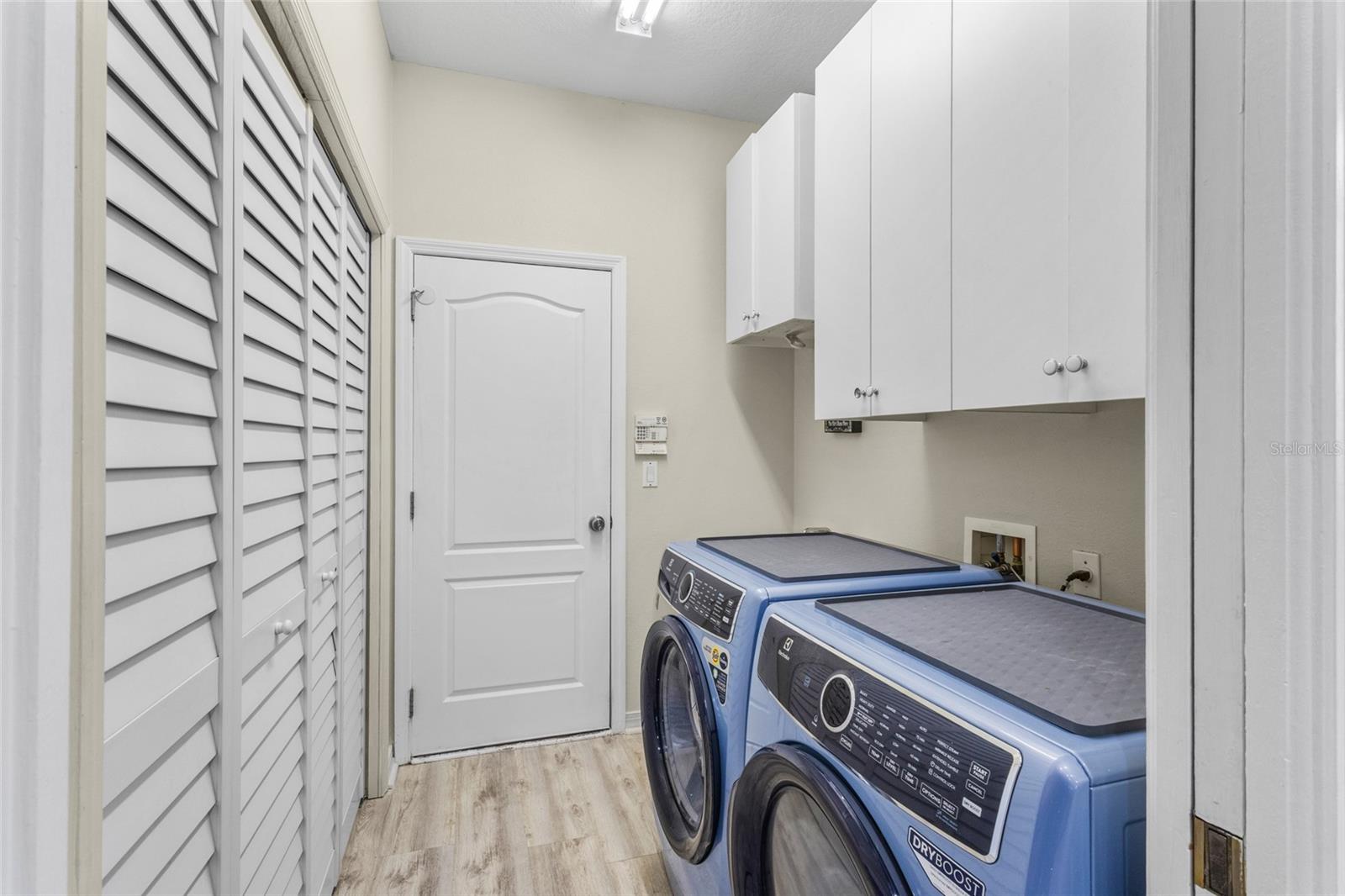 4527 Ferrys Mill Pl Property Photo 28