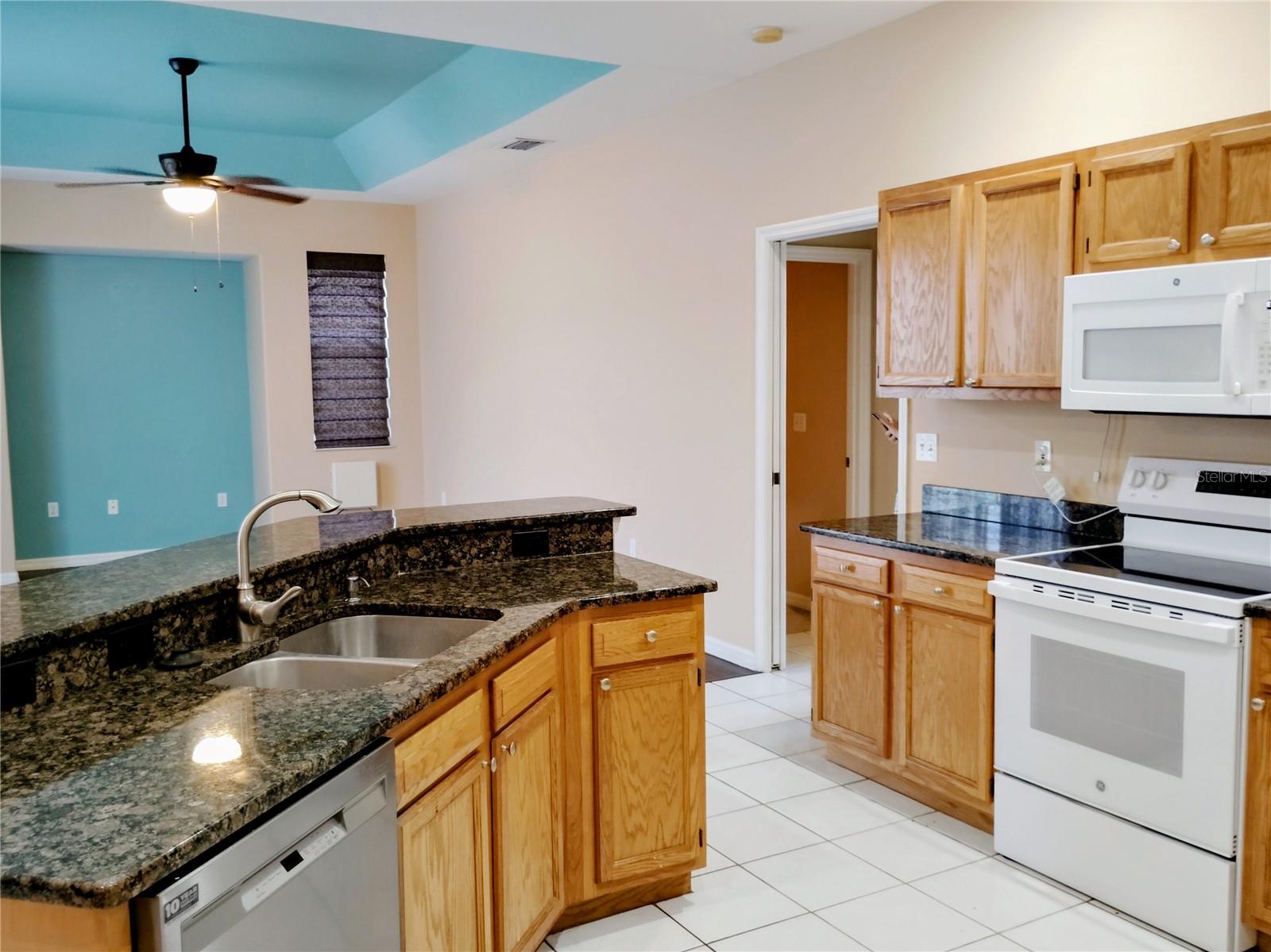 4509 30th Ln E Property Photo 6