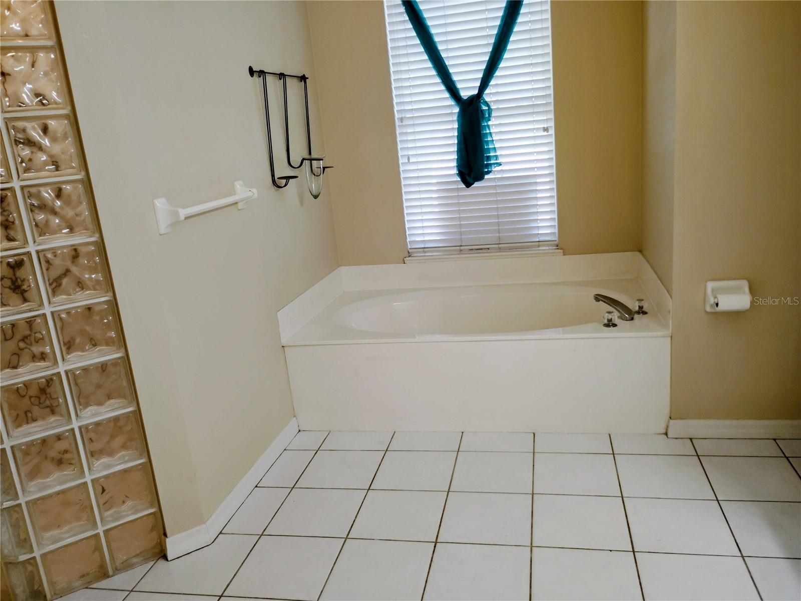 4509 30th Ln E Property Photo 9