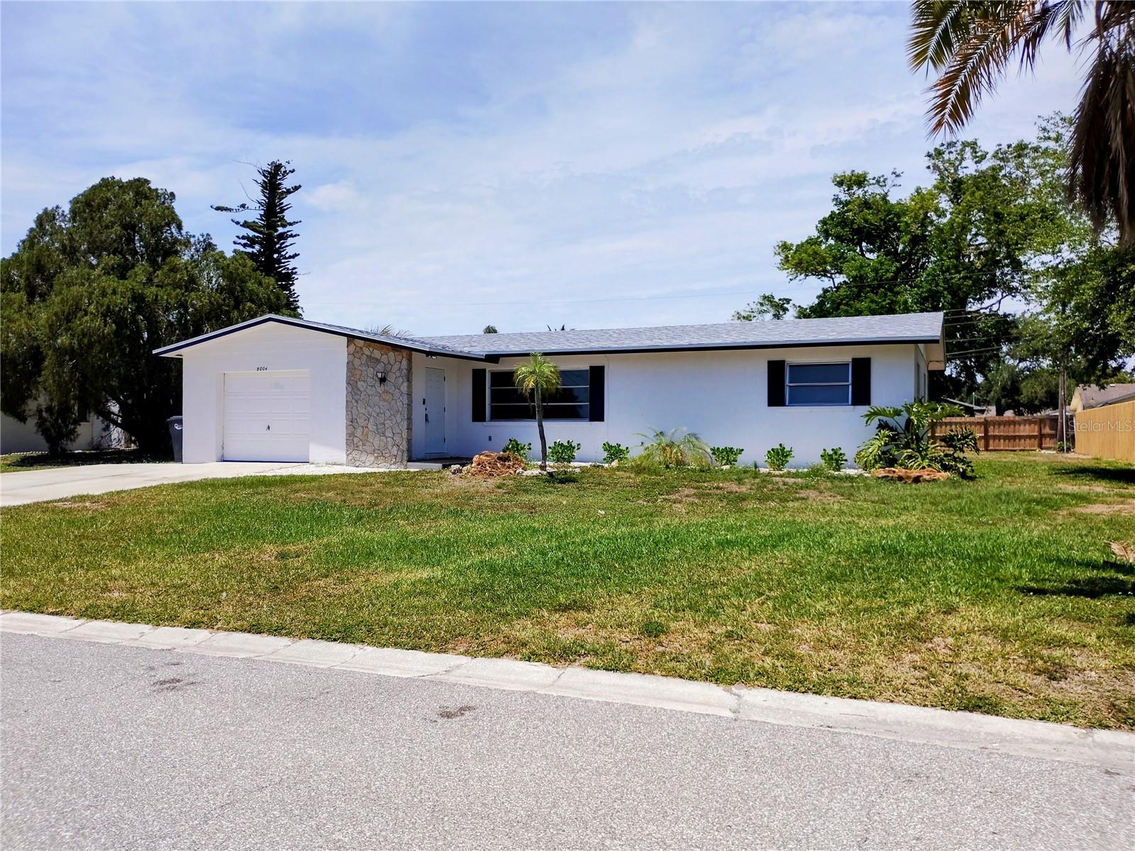 5004 22nd Ave W Property Photo 1