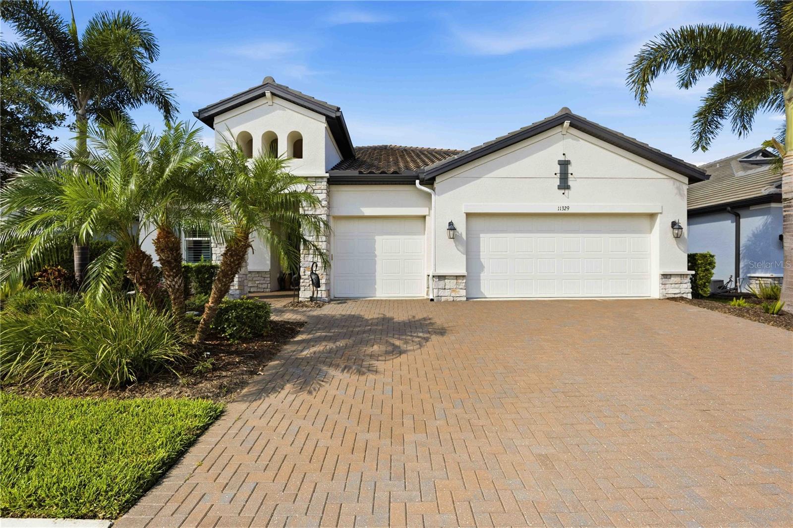 11329 MONTSERRAT DR Property Photo 1