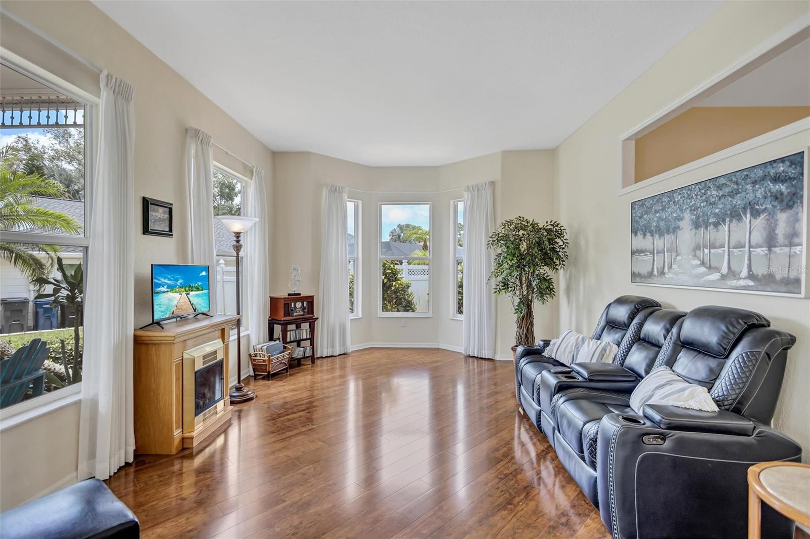 360 46th Ct E Property Photo 10
