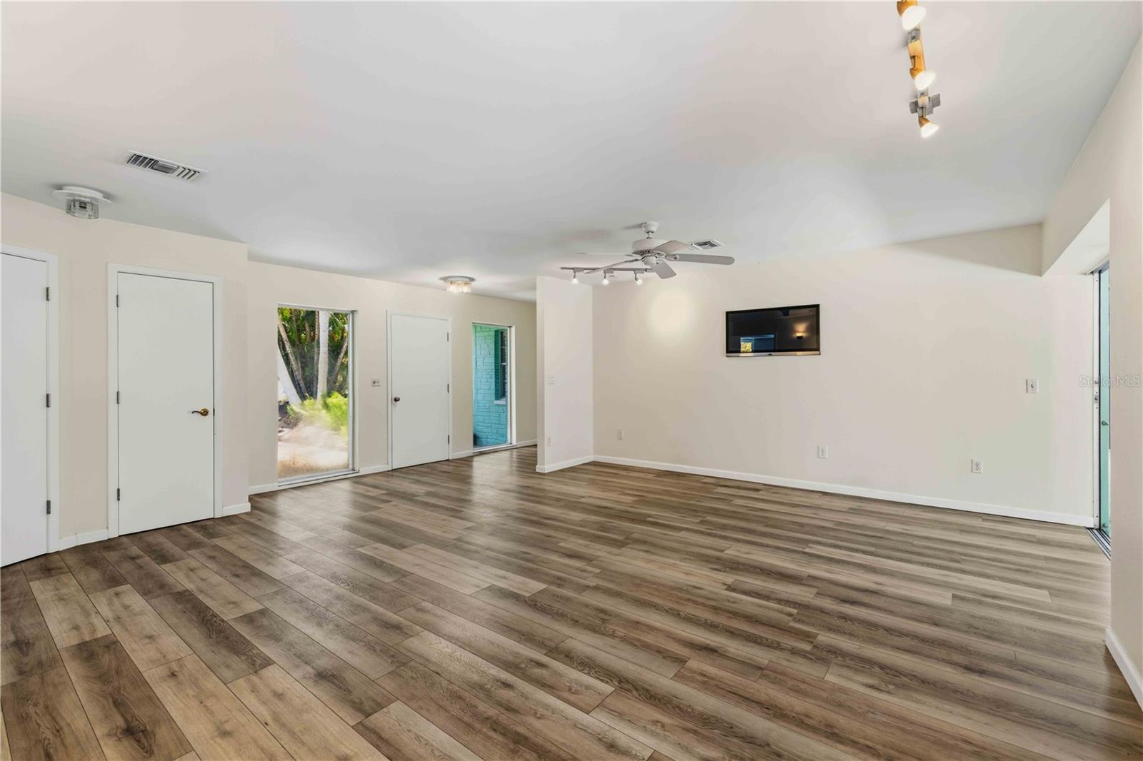 3629 Egerton Cir Property Photo 6
