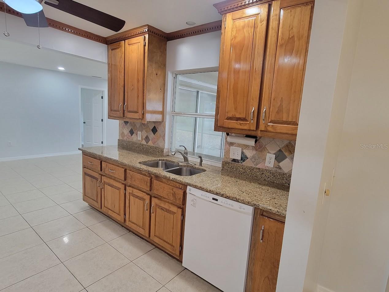 1460 Schenley St Property Photo 12