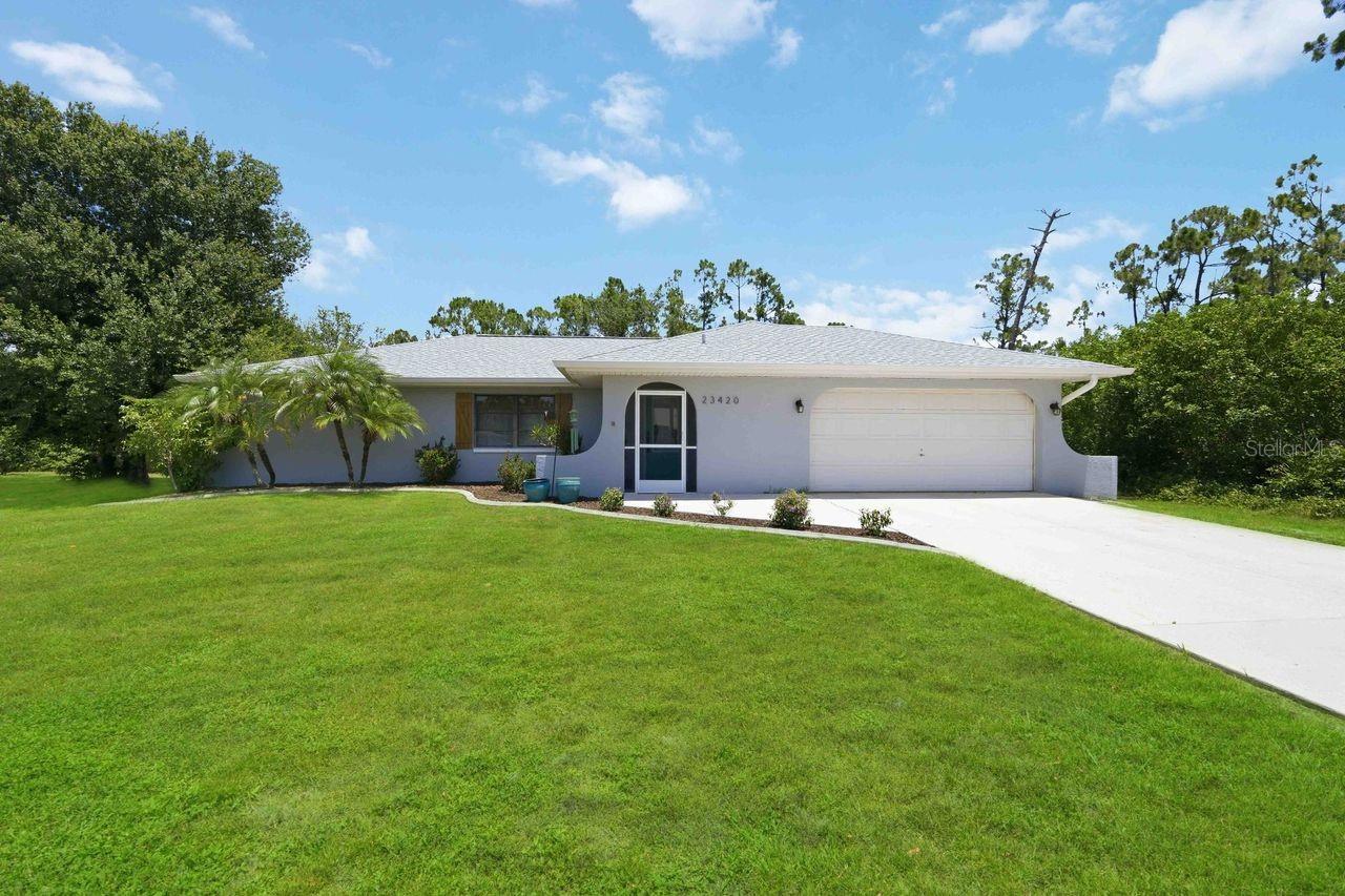 23420 Steeple Ave Property Photo 1