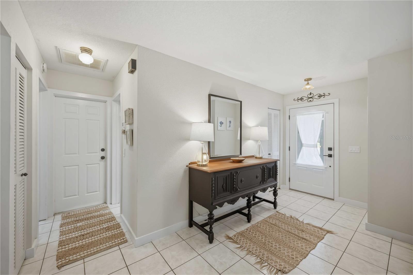 23420 Steeple Ave Property Photo 5