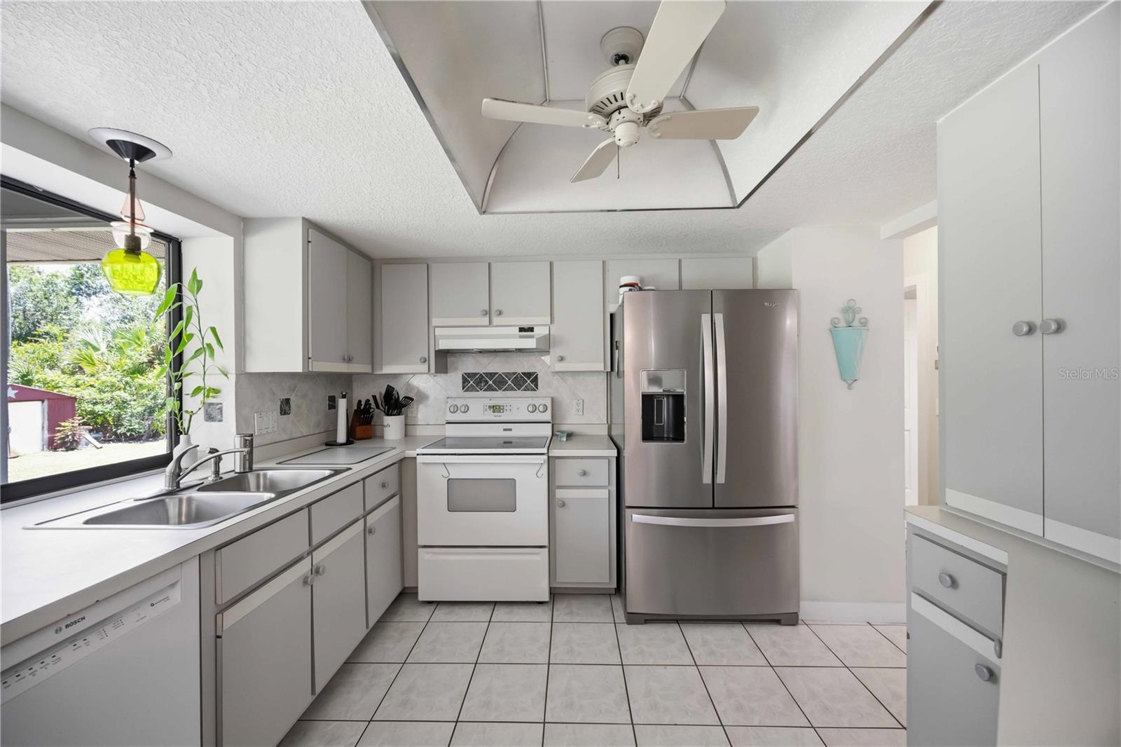23420 Steeple Ave Property Photo 17