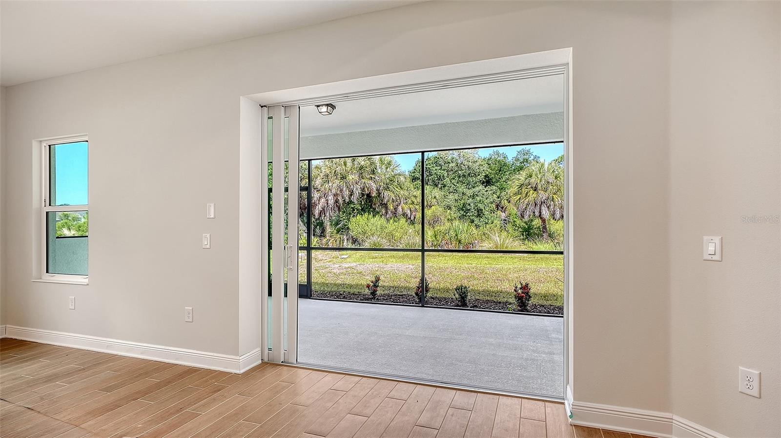 9940 Crystal Isles Cir Property Photo 3