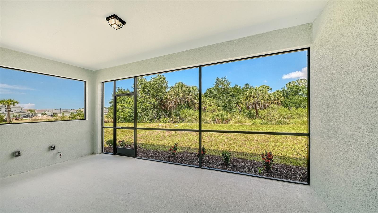 9940 Crystal Isles Cir Property Photo 4