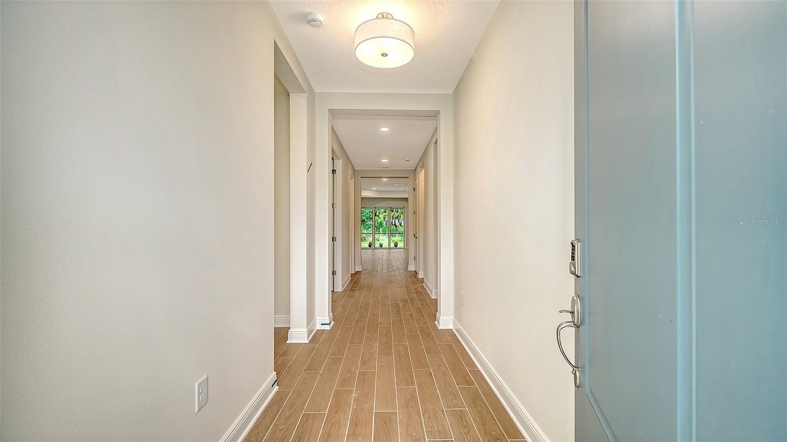 9940 Crystal Isles Cir Property Photo 6