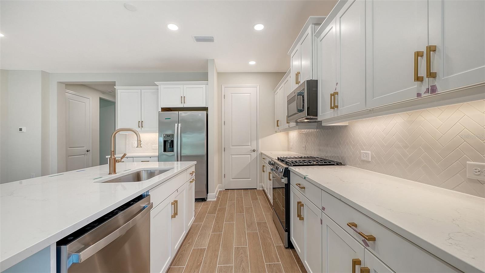 9940 Crystal Isles Cir Property Photo 11